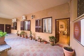 Caesar'S Rooms Рим Екстериор снимка